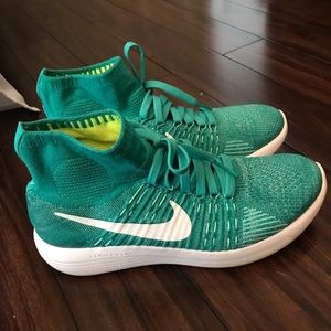 SOLD ON OTHER PLATFORM Women’s Nike LunarEpic